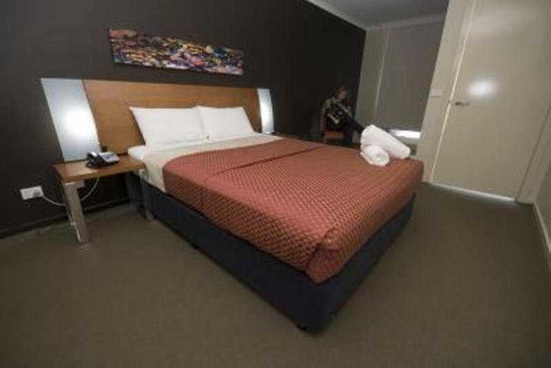 Pacific Suites Canberra Exterior photo