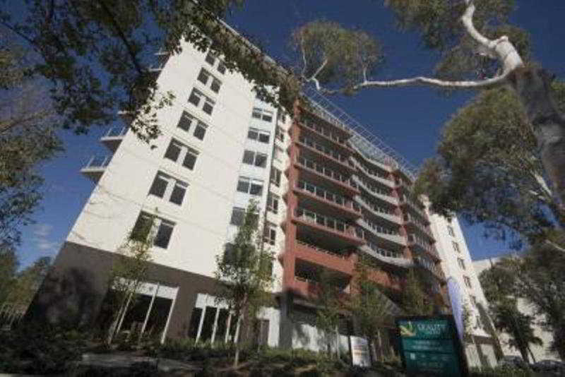 Pacific Suites Canberra Exterior photo