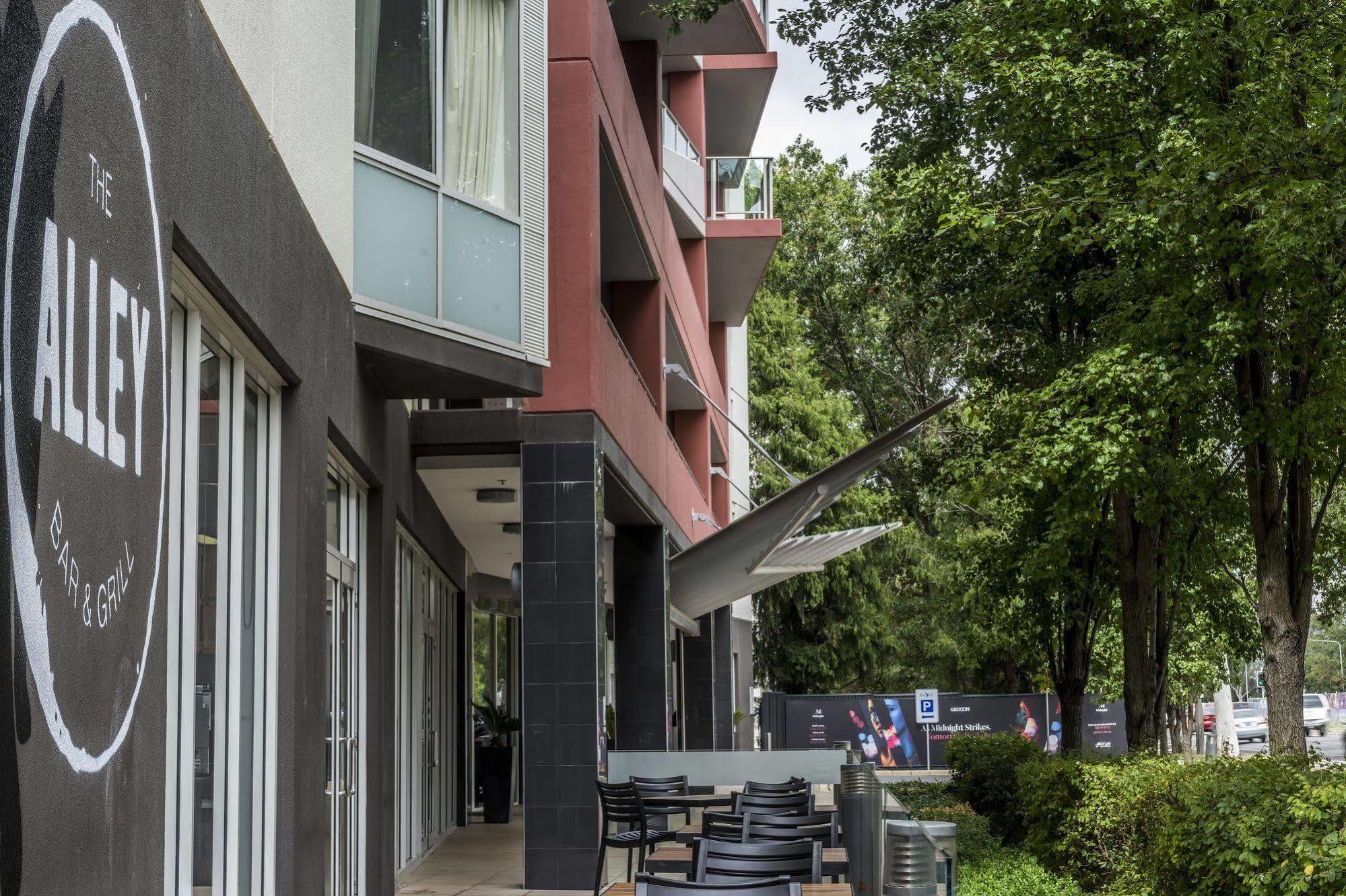 Pacific Suites Canberra Exterior photo