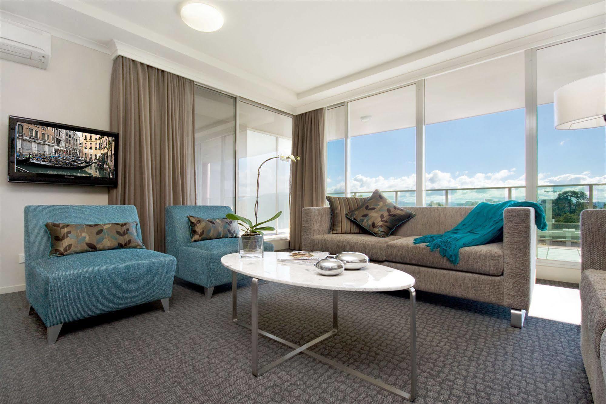 Pacific Suites Canberra Exterior photo
