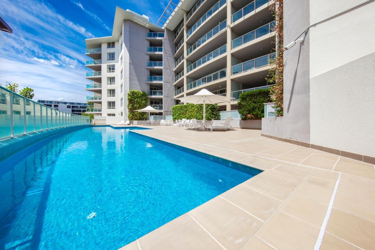 Pacific Suites Canberra Exterior photo